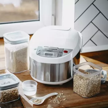 Multi-cooker Adler AD 6420 — 700 W, χωρητικότητα 3,25 L, 6 προγραμματιζόμενα προγράμματα, ένδειξη LED