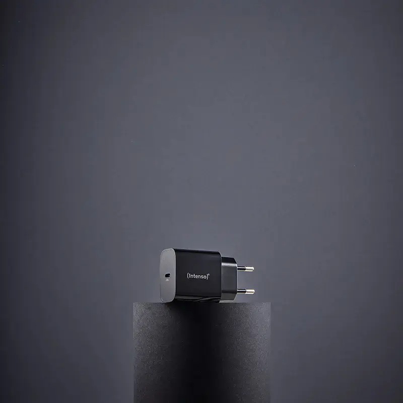 Τροφοδοτικό Intenso W20C 20W USB-C μαύρο
