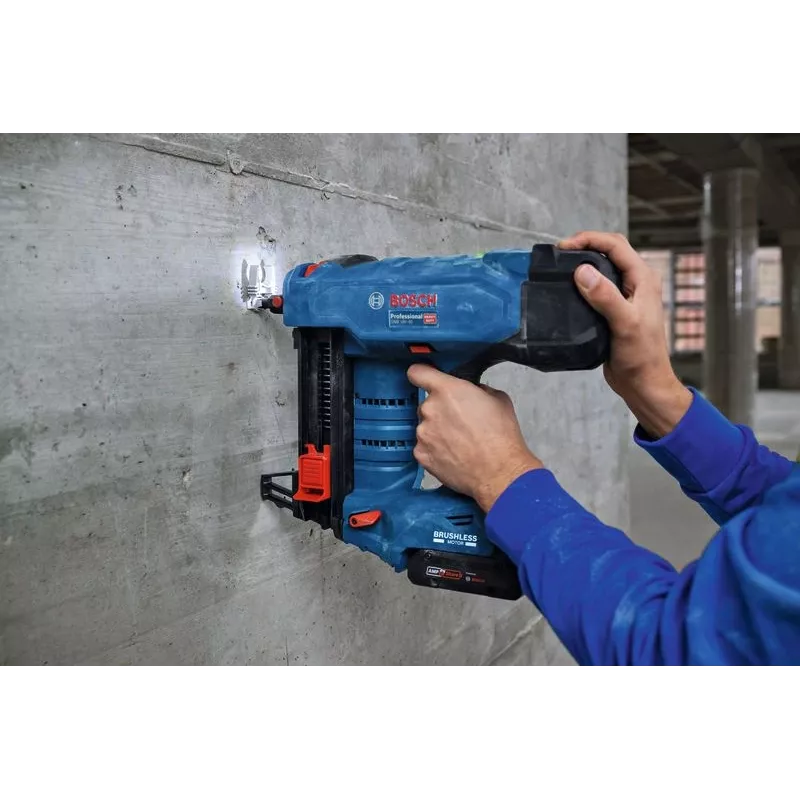 Καρφωτικό Bosch GNB 18V-40 με μπαταρία 18V ελαφρύ