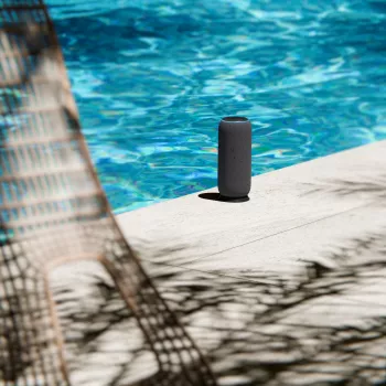 Mono φορητό ηχείο Motorola moto sound flow Carbon – 30 W RMS, USB-C, ασύρματο, θήκη από ύφασμα