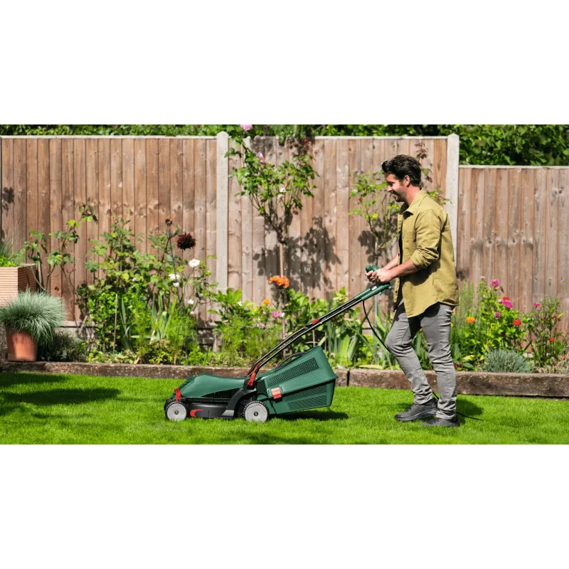 Bosch UniversalRotak χορτοκοπτικό με κίνηση τροχών AC πράσινο