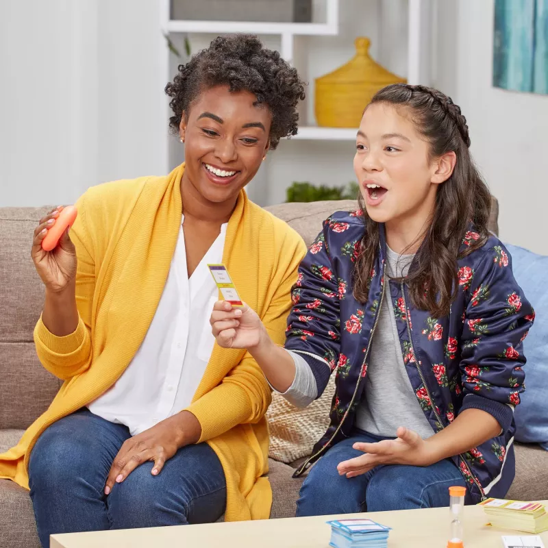 Hasbro Taboo Kids vs. Parents, 8 yr(s), οικογενειακό παιχνίδι