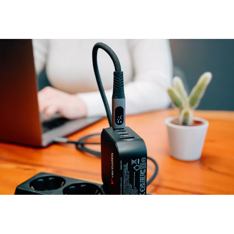 Verbatim Sync & Charge καλώδιο USB-C σε USB-C 240W 40 Gbit/s με οθόνη 120 cm