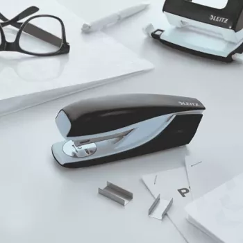Leitz Συρραπτικό WOW 5502 Metal 30 φύλλων, 30 φύλλα, μαύρο, P3, μέταλλο, πλαστικό, 80 g/m², 4 cm