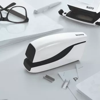 Leitz NeXXt Συρραπτικό με μπαταρία WOW 5566, 10 φύλλα, μηχανισμός μπροστινής φόρτωσης, 1 cm, πλαστικό, λευκό, μπαταρία