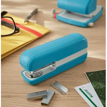 Leitz Cosy Συρραπτικό 30 φύλλων, 30 φύλλα, μπλε, τυπικό συρράπωμα, 26/6, μέταλλο, πλαστικό, 80 g/m²