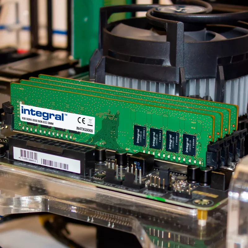Integral 32GB Μονάδα RAM PC DDR4 3200MHZ PC4-25600 UNBUFFERED NON-ECC DIMM 1.2V 2GX8 CL22