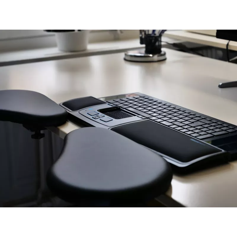 Στήριγμα καρπού Mousetrapper Armrest Split – τεχνητό δέρμα, μαύρο, 305×195×24 mm
