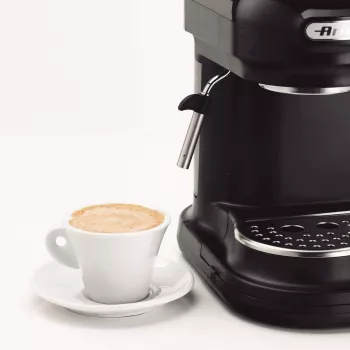 Ariete 1318 Moderna Μηχανή εσπρέσο με ενσωματωμένο μύλο καφέ, για κόκκους καφέ και αλεσμένο καφέ, Συσκευή αφρού γάλακτος για Cappuccino, Φίλτρα 1 και 2 φλιτζανιών, 1080 W, 800 ml, Μαύρο