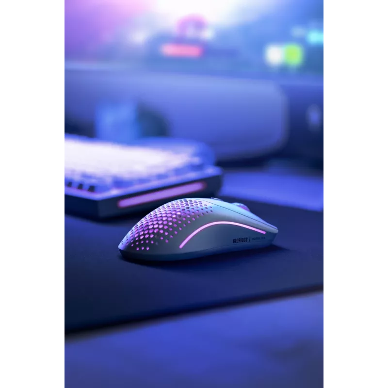 Glorious Gaming Glorious Model O Wireless 2 – ματ λευκό, δεξιόχειρας, λέιζερ, RF Wireless + USB Type-C, 26000 DPI, 1 ms, λευκό
