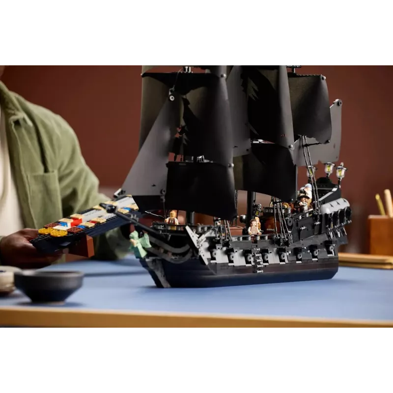 LEGO ICONS 10365 Πειρατικό πλοίο του Captain Jack Sparrow