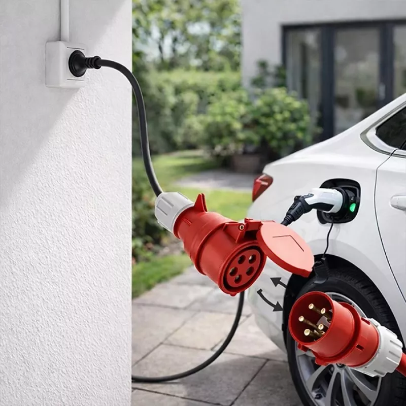 Τροφοδοτικό QOLTEC CEE 16A 5P 400V σε SCHUKO 230V, Μοντέλο 52724