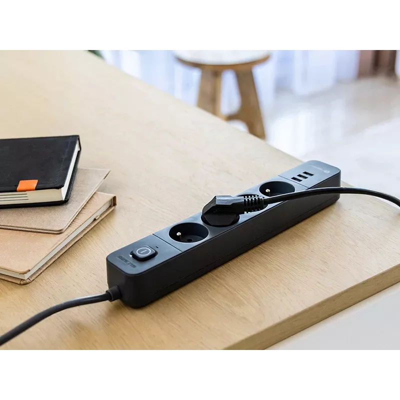 Tracer 47685 Power Line+ 5m (4 πρίζες + 3x USB A)