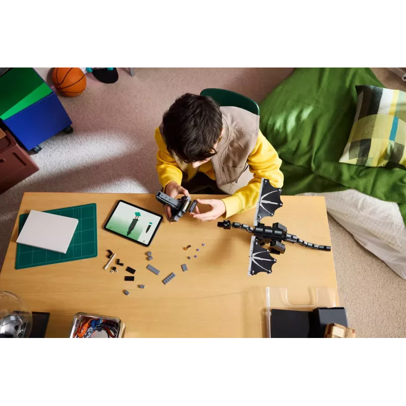 LEGO Minecraft 21595 Ο δράκος του End (710 τεμ.)