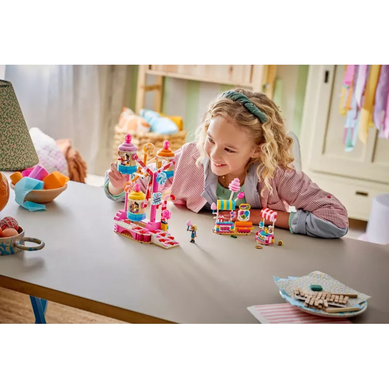LEGO Friends 42700 Γλυκός τροχός λούνα παρκ με cupcakes (602 τεμ.)