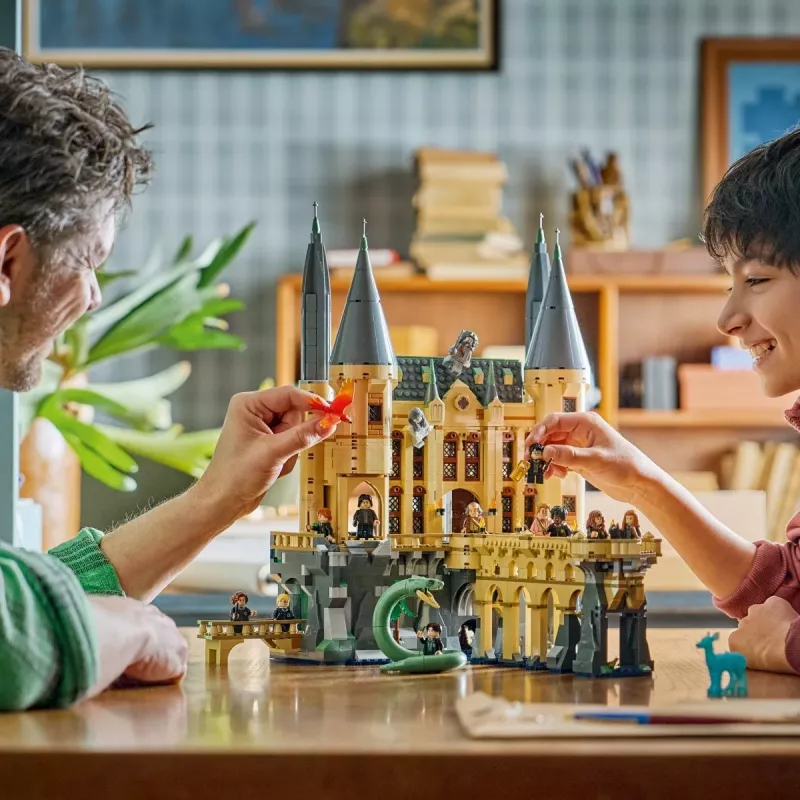 LEGO Harry Potter 76473 Κάστρο Hogwarts: Ανατολική πτέρυγα (2164 τεμ.)