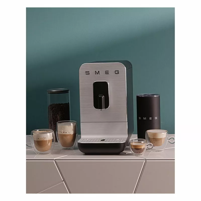 SMEG BCC11BLMEU Αυτόματη μηχανή καφέ με λειτουργία ατμού, μαύρο ματ