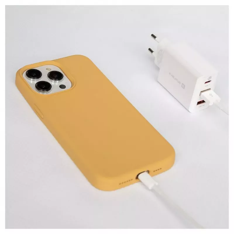 Evelatus Apple iPhone 15 Pro Max Premium Soft Touch Θήκη Σιλικόνης Χρυσό
