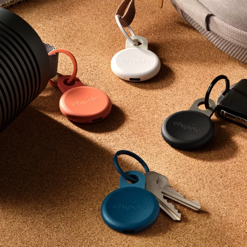 Chipolo LOOP – Επαναφορτιζόμενος ιχνηλάτης Bluetooth με βρόχο σιλικόνης για iOS & Android, συσκευασία 4 τεμ. (Charcoal, Chalk, Navy, Coral)