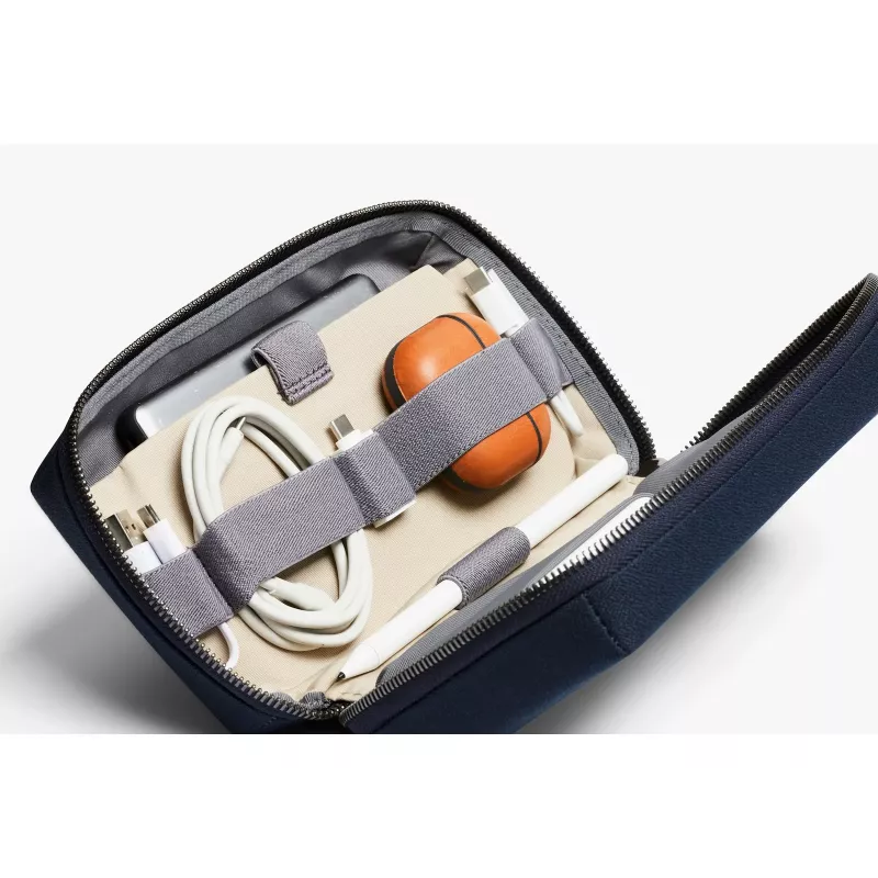 Bellroy Tech Kit - Οργανωτής για αξεσουάρ κινητών (Μπλε ναυτικό)