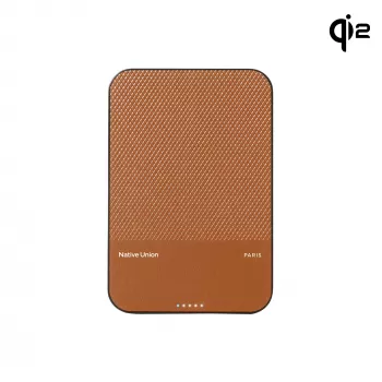 Native Union (Re)Classic Qi2 Power Bank - μαγνητικό powerbank 5000 mAh συμβατό με MagSafe και Qi2, καλώδιο USB-C σε USB-C 15 cm περιλαμβάνεται (Tan)