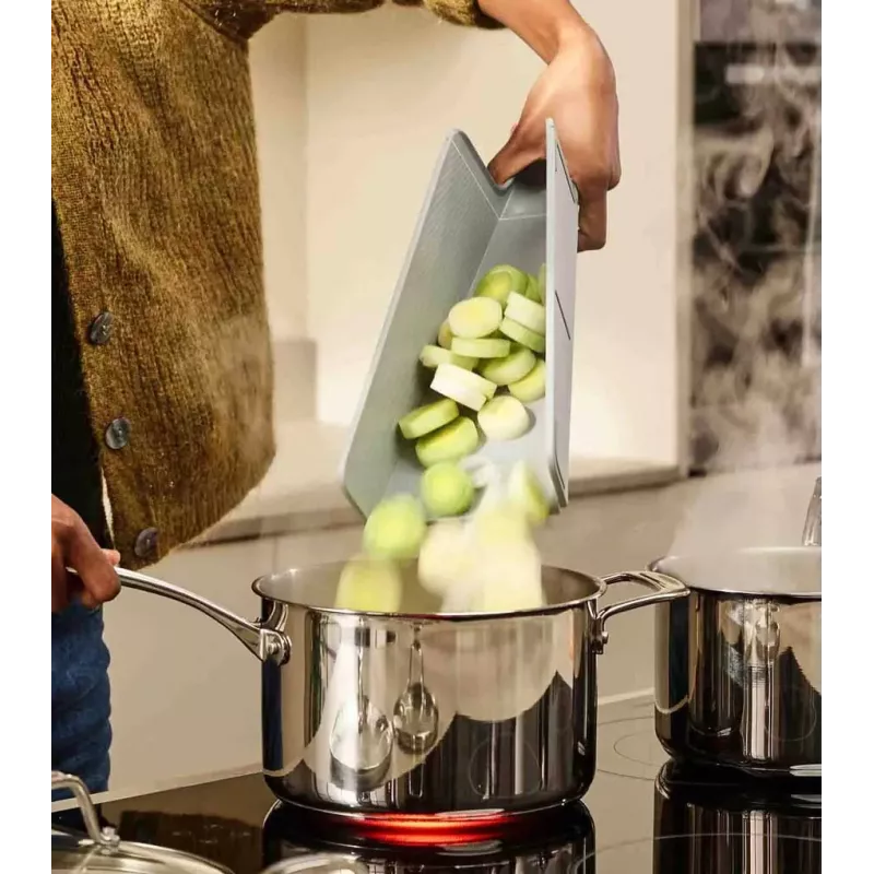 Joseph Joseph Chop2Pot Plus μπλε πτυσσόμενη σανίδα