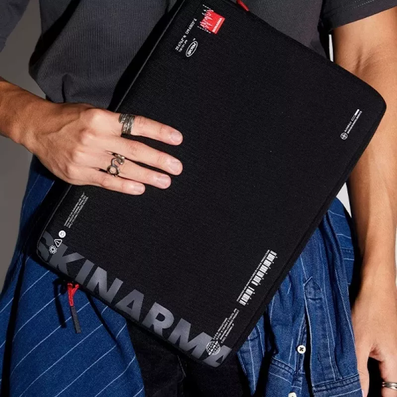 SKINARMA Torba Fardel Θήκη Laptop 14 ιντσών Μαύρη