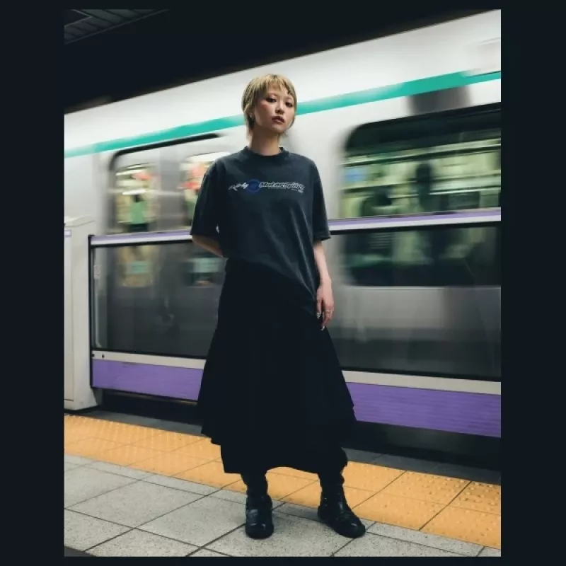 Skinarma Asphalt T-Shirt L Μαύρο