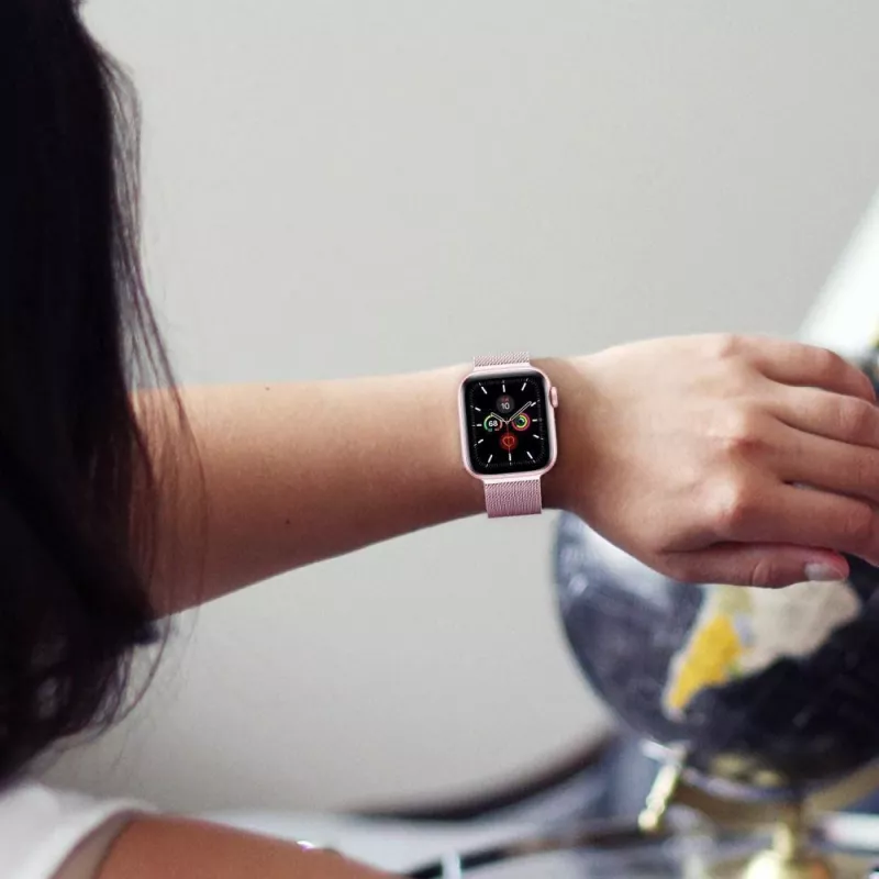 TECH-PROTECT Milanese Loop για Apple Watch 4 / 5 / 6 / 7 / 8 / 9 / SE (38 / 40 / 41 mm) Starlight