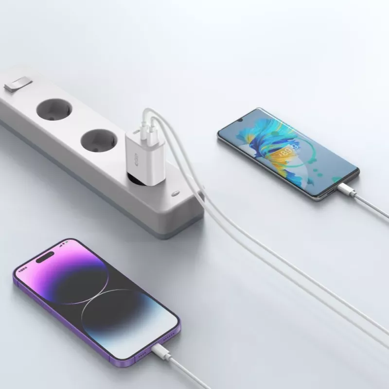 Tech-Protect NC30W Φορτιστής τοίχου USB-C & USB-A 3 θυρών 30W Λευκό