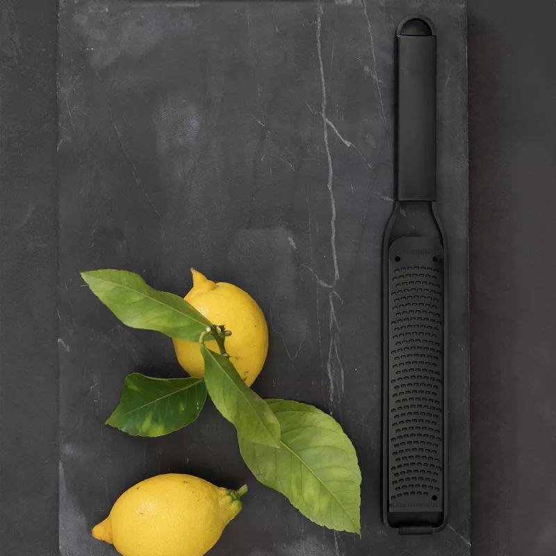 Microplane Black Sheep Zester - Premium Classic Series, λεπτός τρίφτης, μαύρο