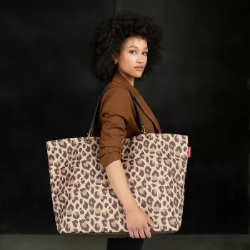 Reisenthel Shopper XL Leo Macchiato – Μεγάλη τσάντα αγορών από ανακυκλωμένο PET με σχέδιο λεοπάρδαλης, 35 L