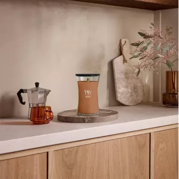 WoodWick Radiant Amber 609,5g αρωματικό κερί με ξύλινο φυτίλι, έως 180 ώρες καύσης, γυάλινο δοχείο κλεψύδρας