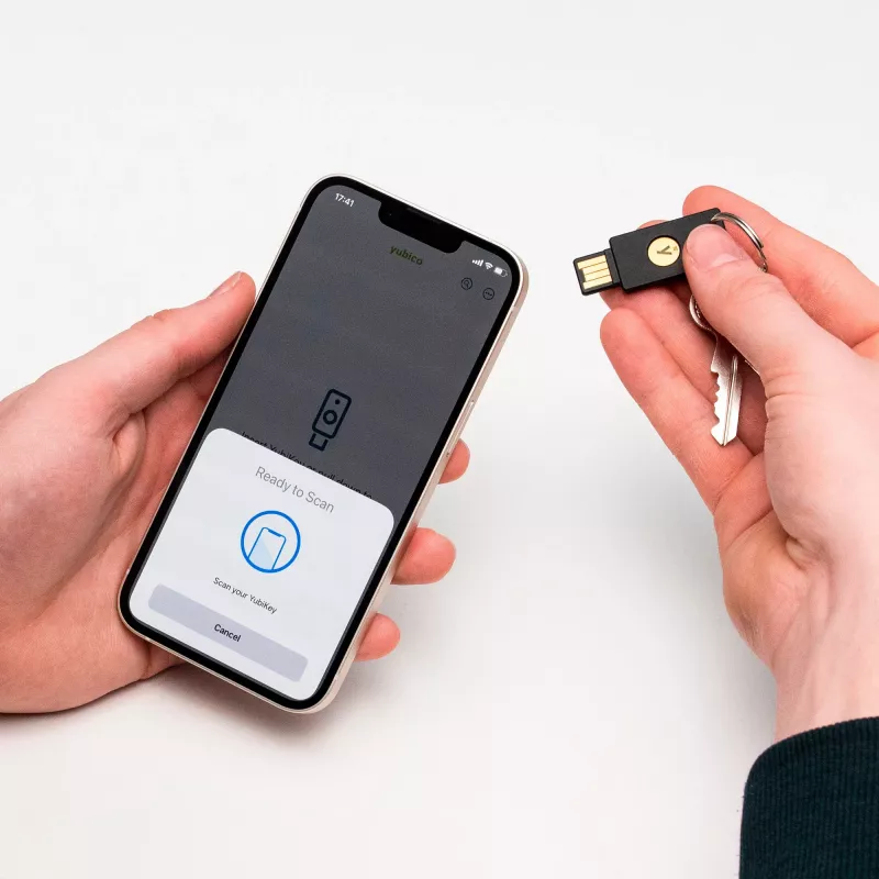 YubiKey 5 NFC Κλειδί Ασφαλείας 2 τεμ. (Μαύρο/Χρυσό, USB-A & NFC)