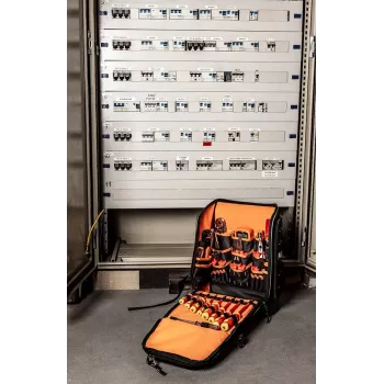 NEO TOOLS Σακίδιο ηλεκτρολόγου 31 τεμ., 30 μονωμένα εργαλεία, ανθεκτικό πολυεστέρας 600D, αδιάβροχη βάση, φόρτωση 15 kg, Μαύρο/Κόκκινο