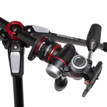 Manfrotto MK055CXPRO33WQR τρίποδο carbon με 3 τμήματα ποδιών και XPRO 3-way κεφαλή