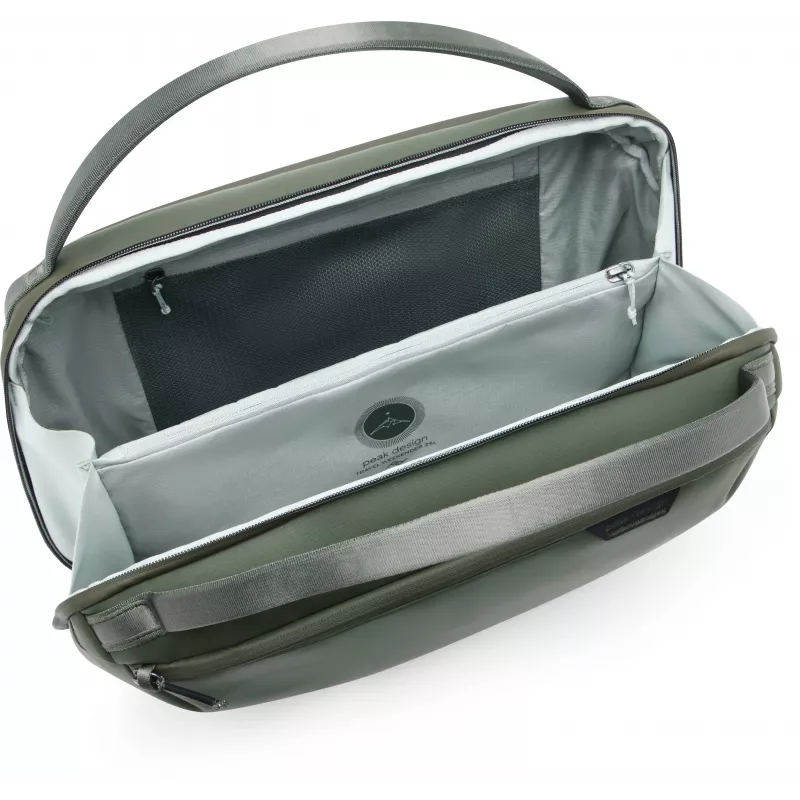 Δομημένη τσάντα σαββατοκύριακου τύπου duffel Peak Design Travel Weekender 25L, Sage (BTRW-25-SG-2)
