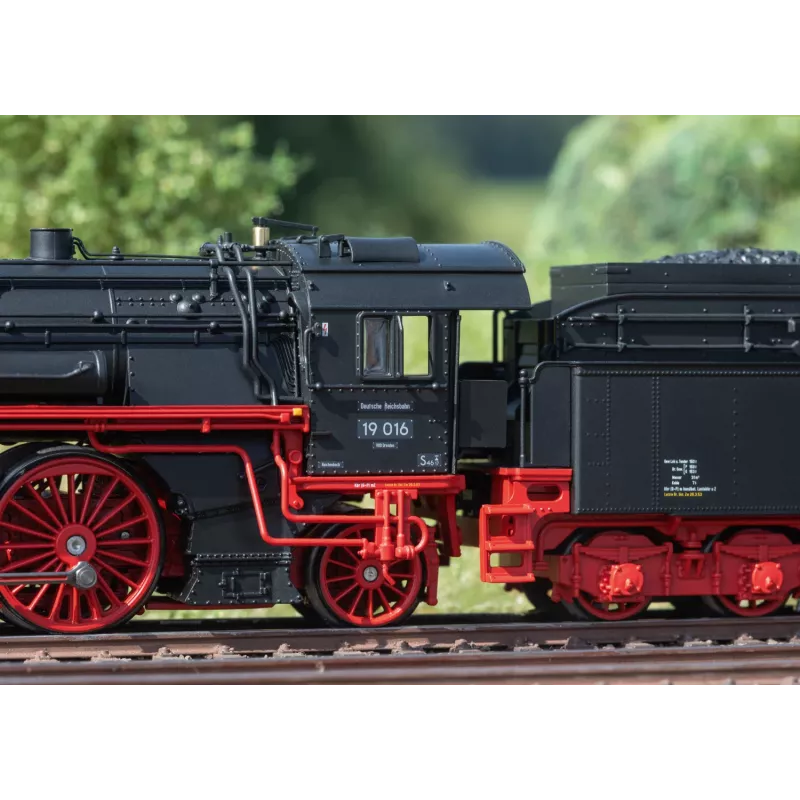 Märklin 038190 H0 Ατμομηχανή σειράς 19 016 DR/DDR