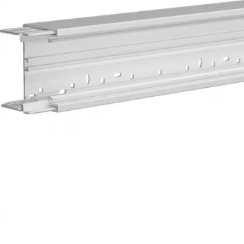 HAGER BRH6510019016 Κάτω τμήμα καναλιού ποδιάς, χωρίς αλογόνα, λευκό, 65x100mm, 2000mm