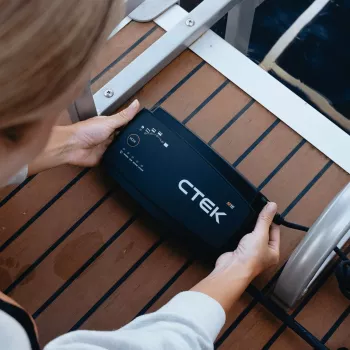CTEK M15 EU 40-192 Αυτόματος φορτιστής μπαταρίας 12V 15A για μπαταρίες μολύβδου-οξέος και λιθίου