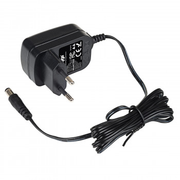 Akyga AK-TB-08 universal τροφοδοτικό 5 V / 1 A 5 W, DC 5,5 x 2,1 mm, 1,4 m, μαύρο