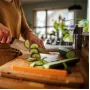 Fiskars Functional Form Ξύλινη σανίδα κοπής από μπαμπού, Ορθογώνια, Φυσικό μπαμπού/Μαύρο, 35x25 cm