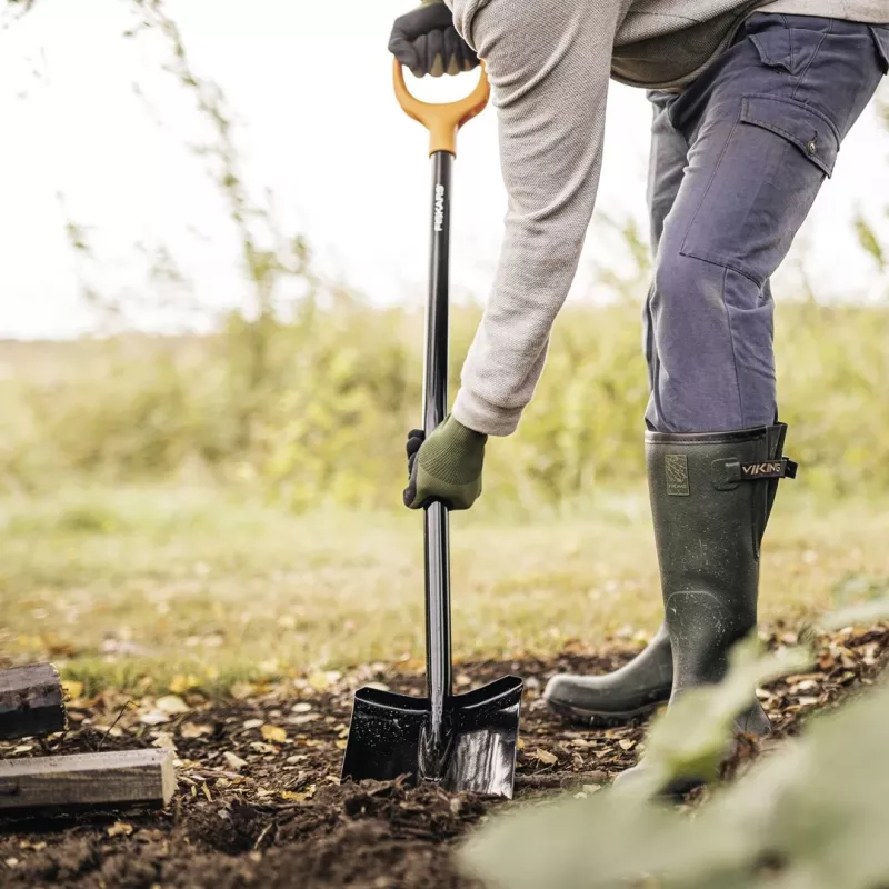FISKARS SOLID+ XL Sharp Φτυάρι με μακρύ ατσάλινο κοντάρι, λεπίδα από χάλυβα Bor, λαβή D, 1250 mm