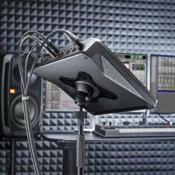 RODE VESAMOUNT Πλάκα Προσαρμογέα VESA για RodeCaster Pro II, RodeCaster Duo & Streamer X - 75x75/100x100, Ατσάλι, Μαύρο