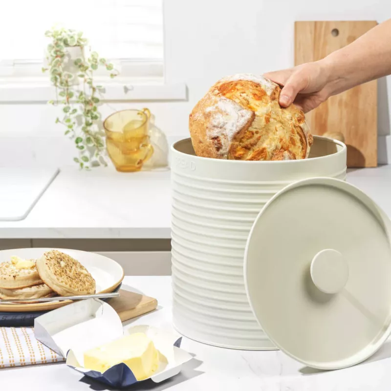 Russell Hobbs RH03269CEU7 Κουτί ψωμιού με ραβδώσεις, Κρεμ