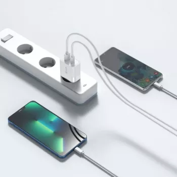 Tech-Protect Λευκό MagSafe Πίσω Κάλυμμα για Apple iPhone 15 Pro Max