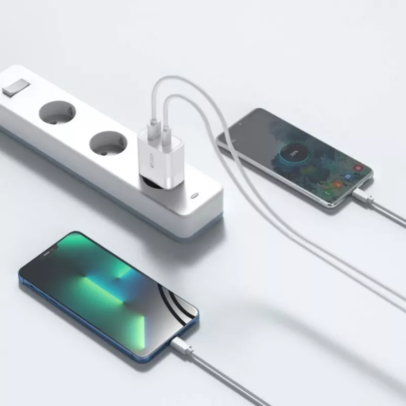 Tech-Protect Λευκό MagSafe Πίσω Κάλυμμα για Apple iPhone 15 Pro Max