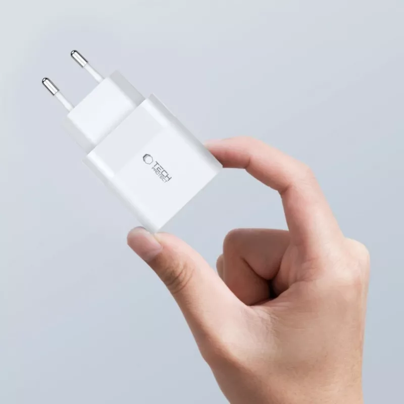 Tech-Protect Λευκό MagSafe Πίσω Κάλυμμα για Apple iPhone 15 Pro Max